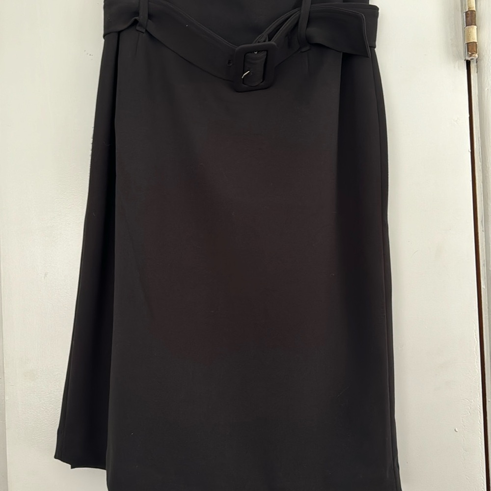 Black skirt with belt